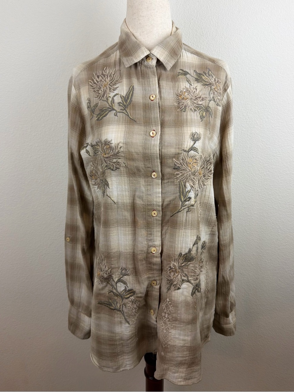 Johnny Was 3J Workshop Floral Embroidered Plaid Button Down Shirt Size Small